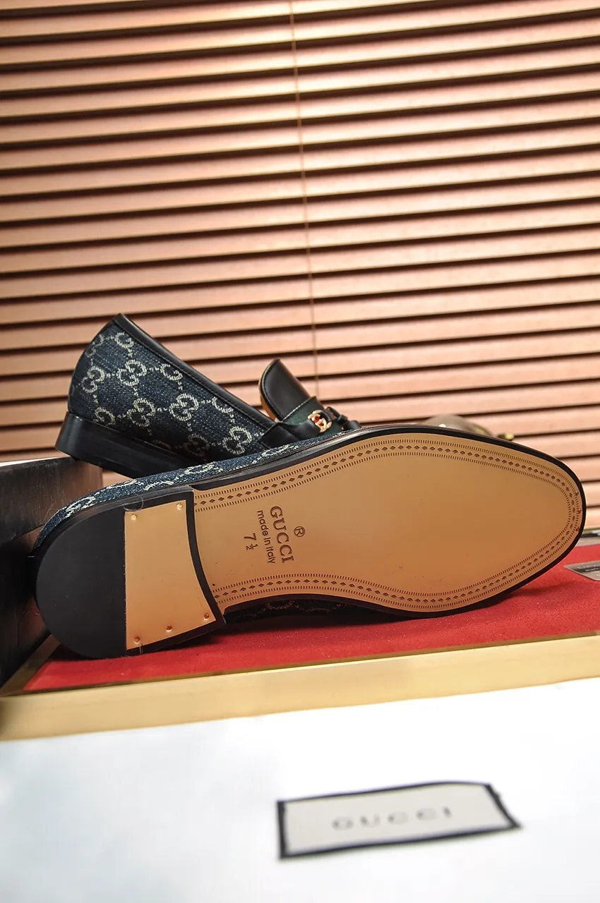 Men's shoes💰500💶Italy's top luxury men's shoe giant (GUCCI) (Gucci) (full cowhide lining) new arrival🍃Original European style🔰 Pleasant to the eye😍In order to make the shoes more durable and non-deformable🌀The production continues to follow traditional methods but there is still no lack of innovation💪Choose original sheepskin for the leather♻️ Smooth and natural And extra bright ⭐Made of imported cowhide, the first choice of rich people 38-45 (45 customized)